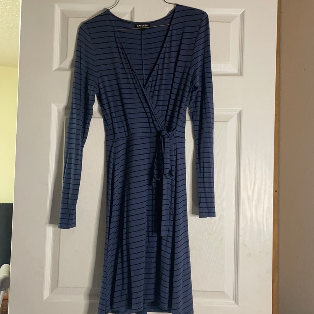 Express dress size XS blue With black stripes